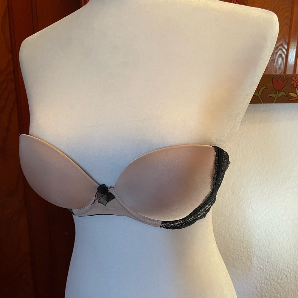 2 for $25 🛍️⭐️ Strapless push up bra 😊